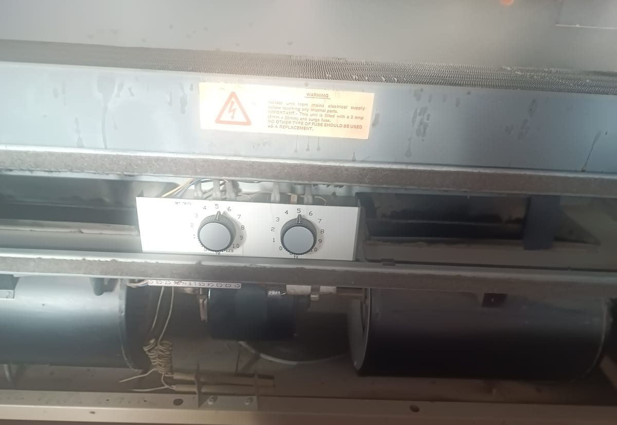 Commercial blower unit and control dials